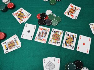 Poker có phải là cờ bạc không? Cách chơi Poker chi tiết nhất