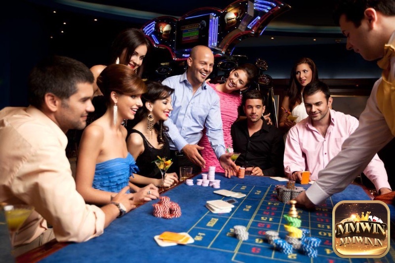 Tại Casino Macau, các trò chơi bàn như Baccarat và Sic Bo được chú trọng phát triển, đi kèm với nhiều khu vực VIP chuyên biệt dành cho những người chơi đặt cược lớn