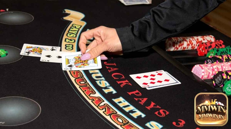 Quyết định dừng hay rút thêm bài là quyết định quan trọng nhất khi áp dụng cách tính điểm blackjack