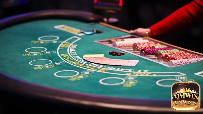 Quy tắc đánh bài baccarat về việc rút lá bài thứ ba khá phức tạp và tuân theo một bảng quy định cụ thể