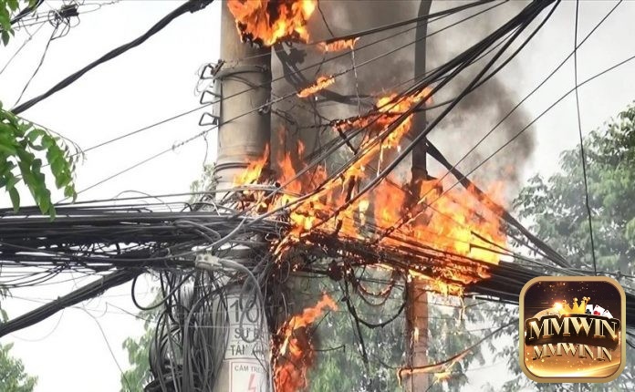 Mơ thấy cháy cột điện khuyên bạn hãy kiên trì để có được thành công